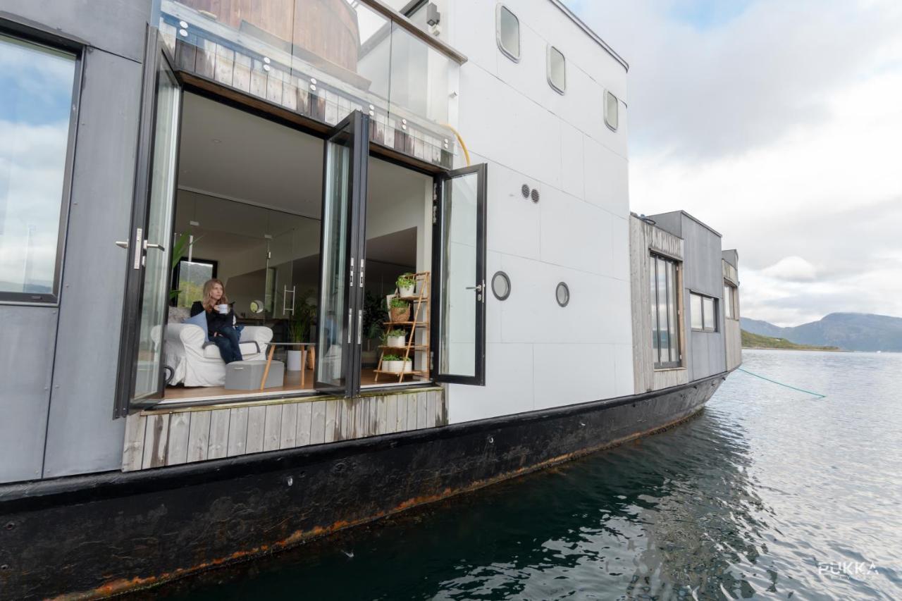 Volda Floating Home Kvaloya Exteriör bild
