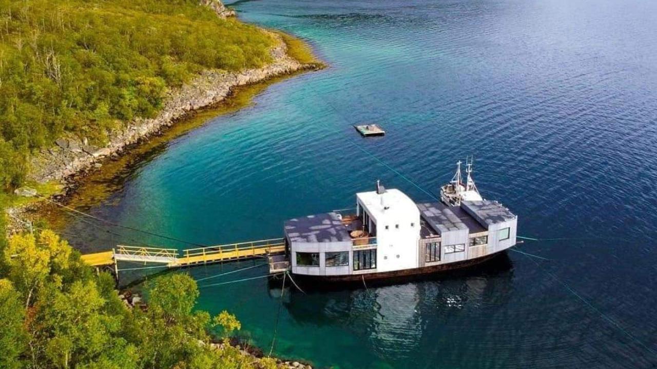 Volda Floating Home Kvaloya Exteriör bild